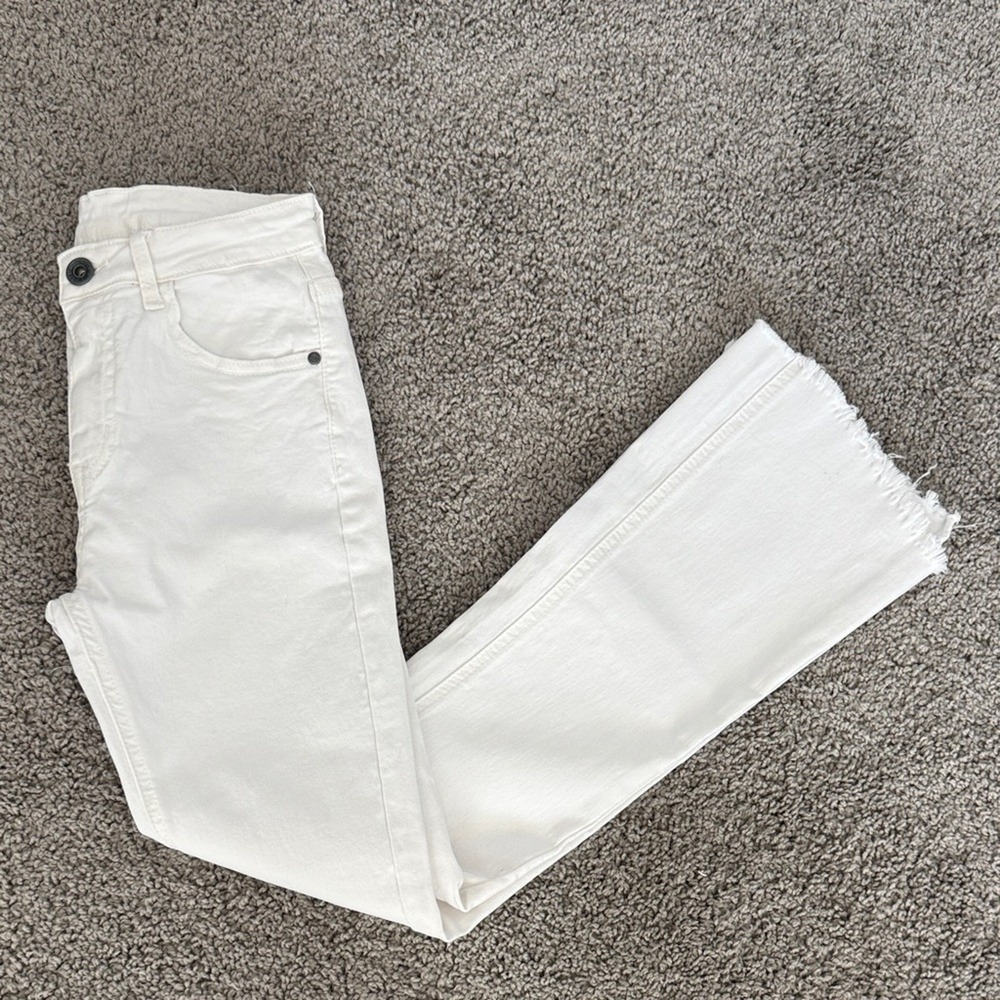 SIX White Flare Jeans Distressed Frayed Hem Cropped High Rise Denim Women Sz XS‎